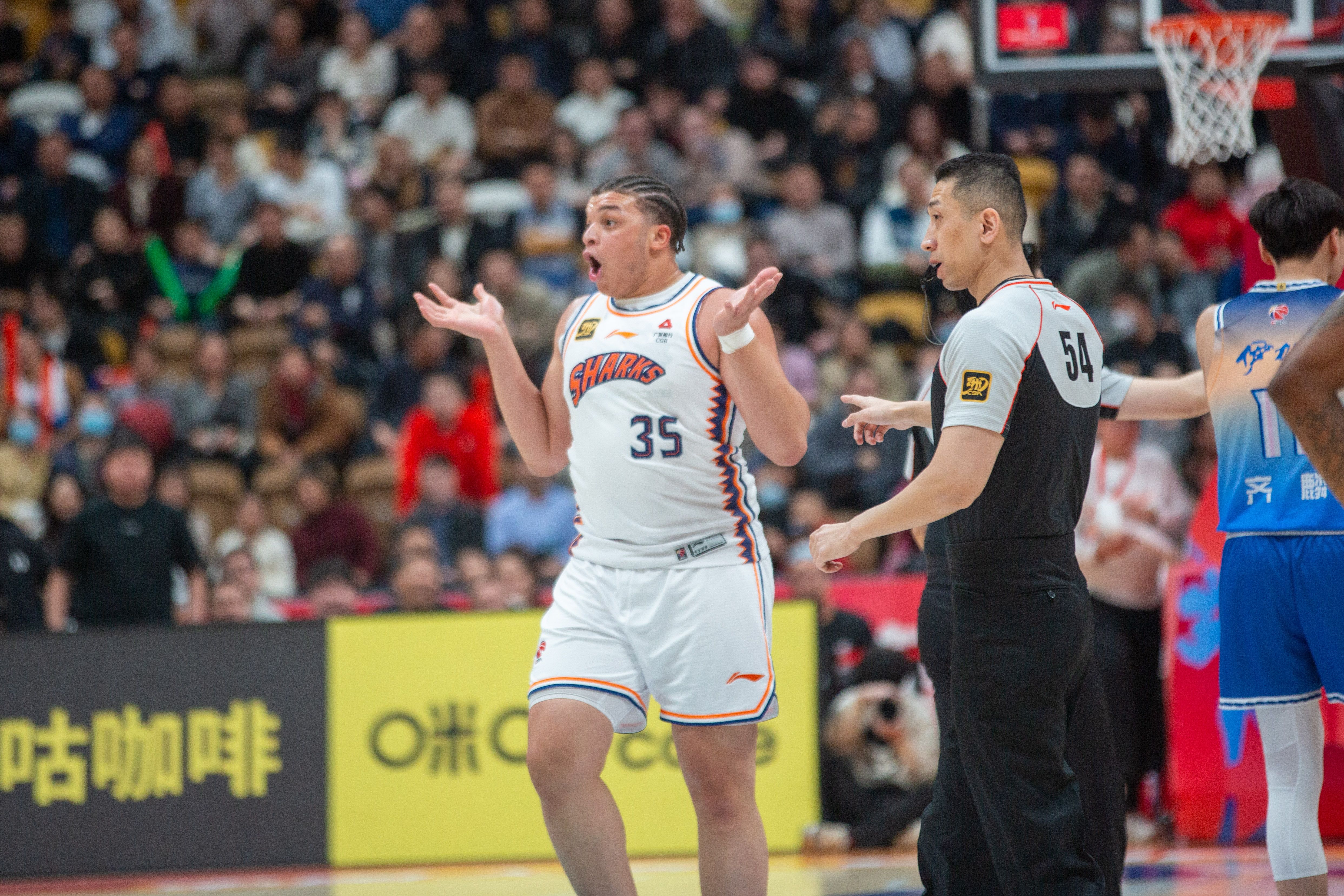 开云app-加时末段上海久事备战CBA常规赛，队长鼓劲细节曝光，底气十足，团队化学反应显著的简单介绍